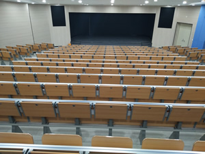 天河靈秀小學階梯排椅圖片